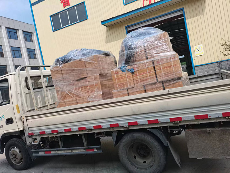 山東礦安重工生產(chǎn)的礦用自動(dòng)灑水降塵裝置發(fā)貨